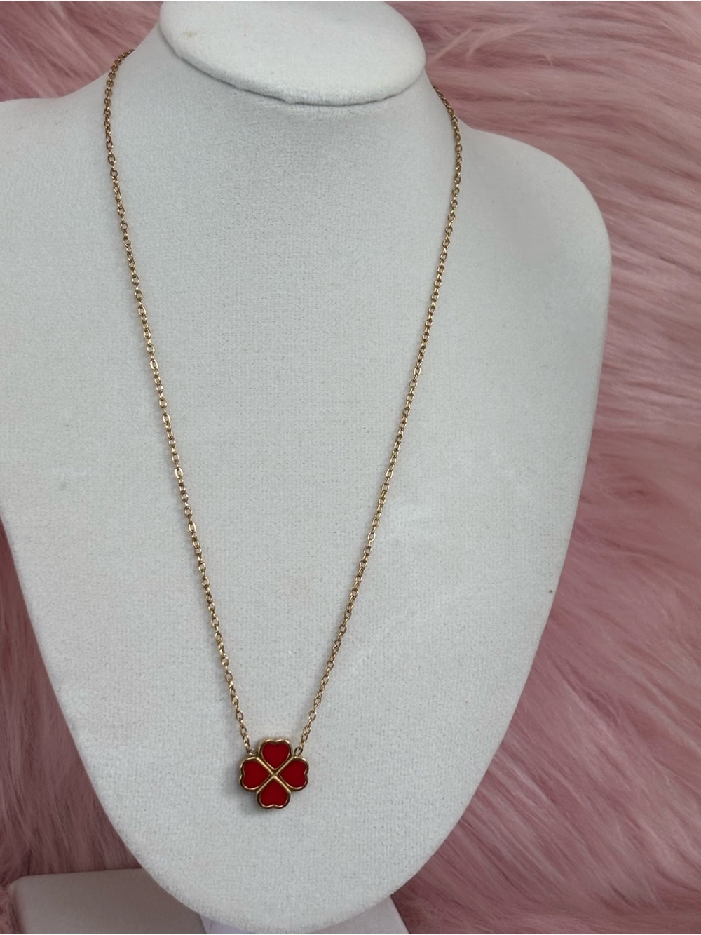 Set Gold-Tone Necklace & bracelet with Red Clover Pendant